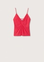 Top textura fruncido color fresa, marca Mango