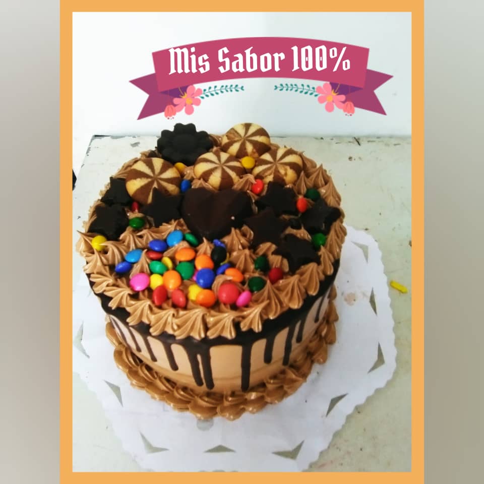 Cake carrusel con bombones y confituras de nata de chocolate